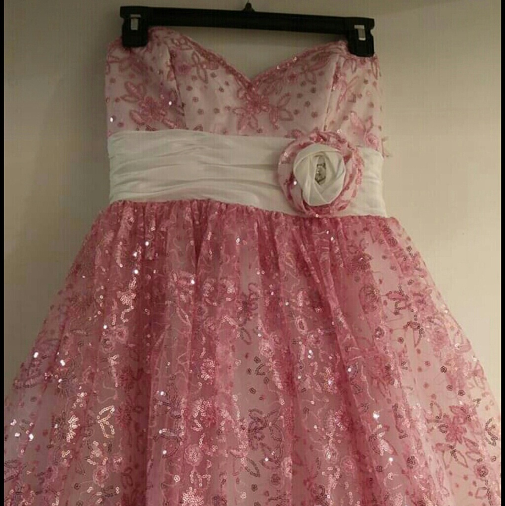Tony Bowls pink formal dress